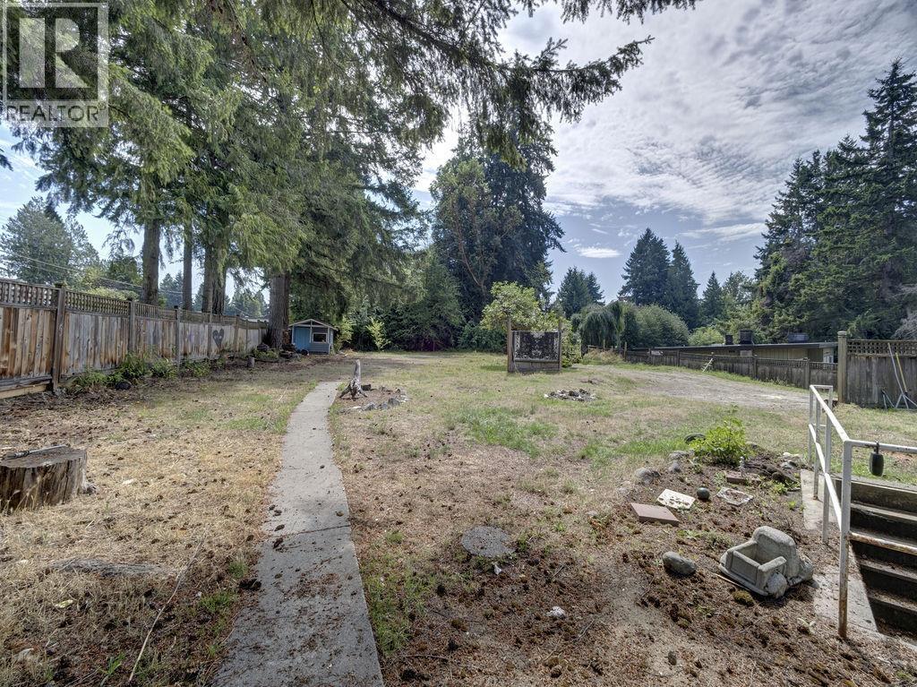 5724 Porpoise Bay Road Property Photo 26