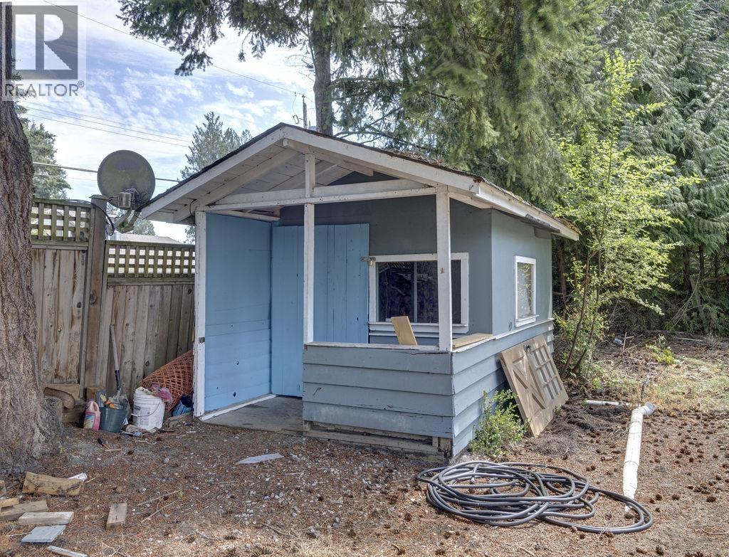 5724 Porpoise Bay Road Property Photo 27