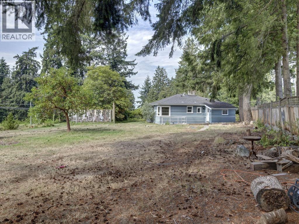 5724 Porpoise Bay Road Property Photo 28