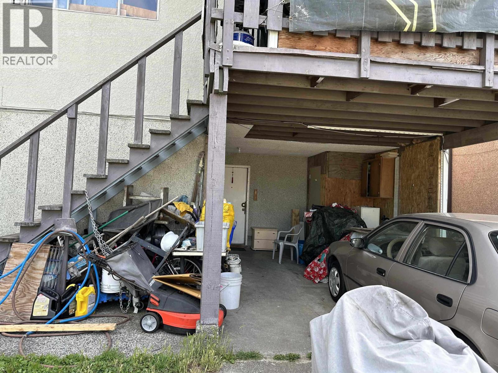 6915 Beatrice Street Property Photo 4