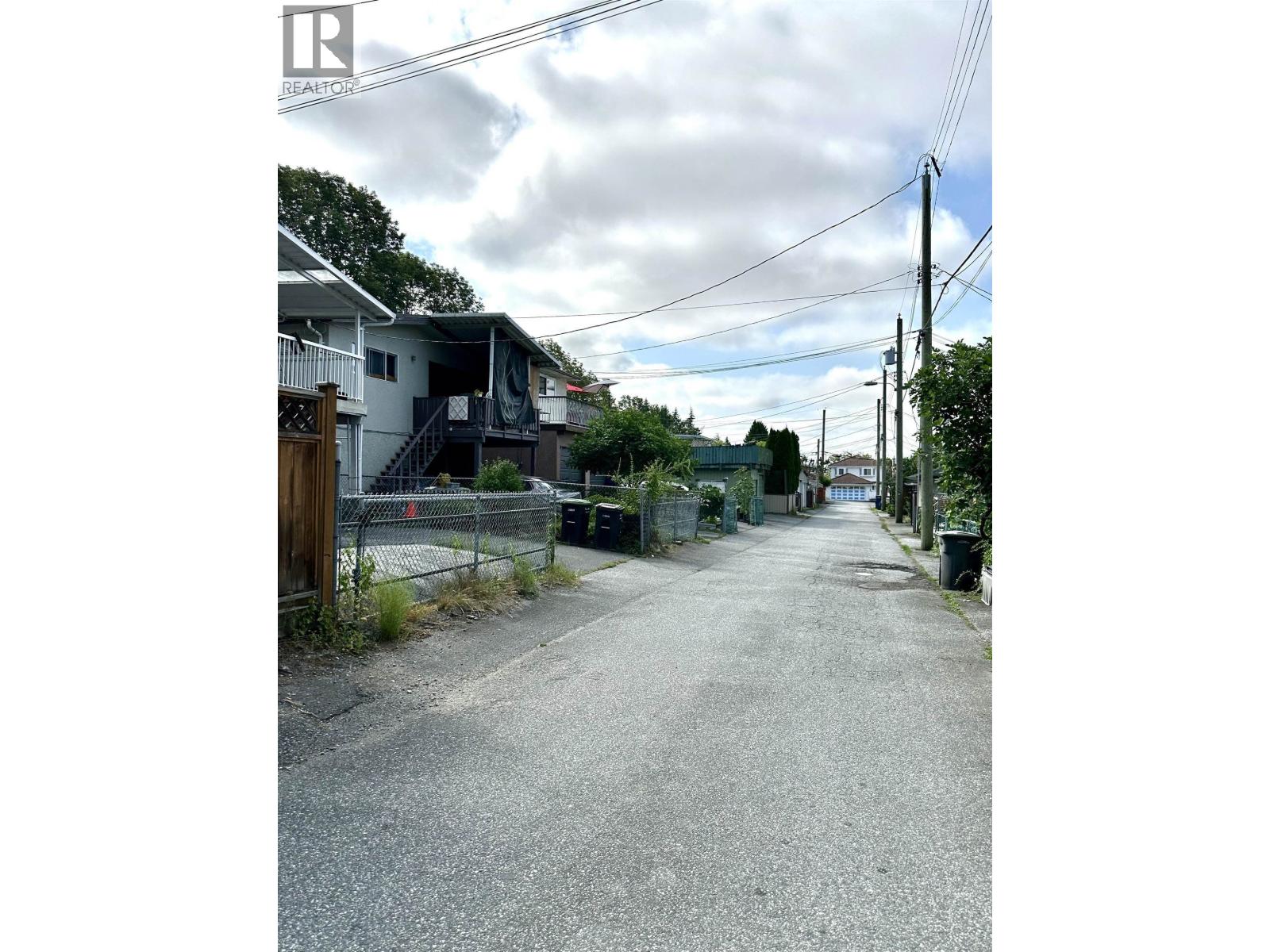 6915 Beatrice Street Property Photo 17
