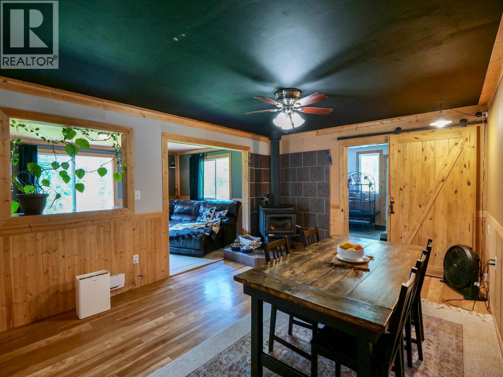 3861 Hillcrest Road Property Photo 8