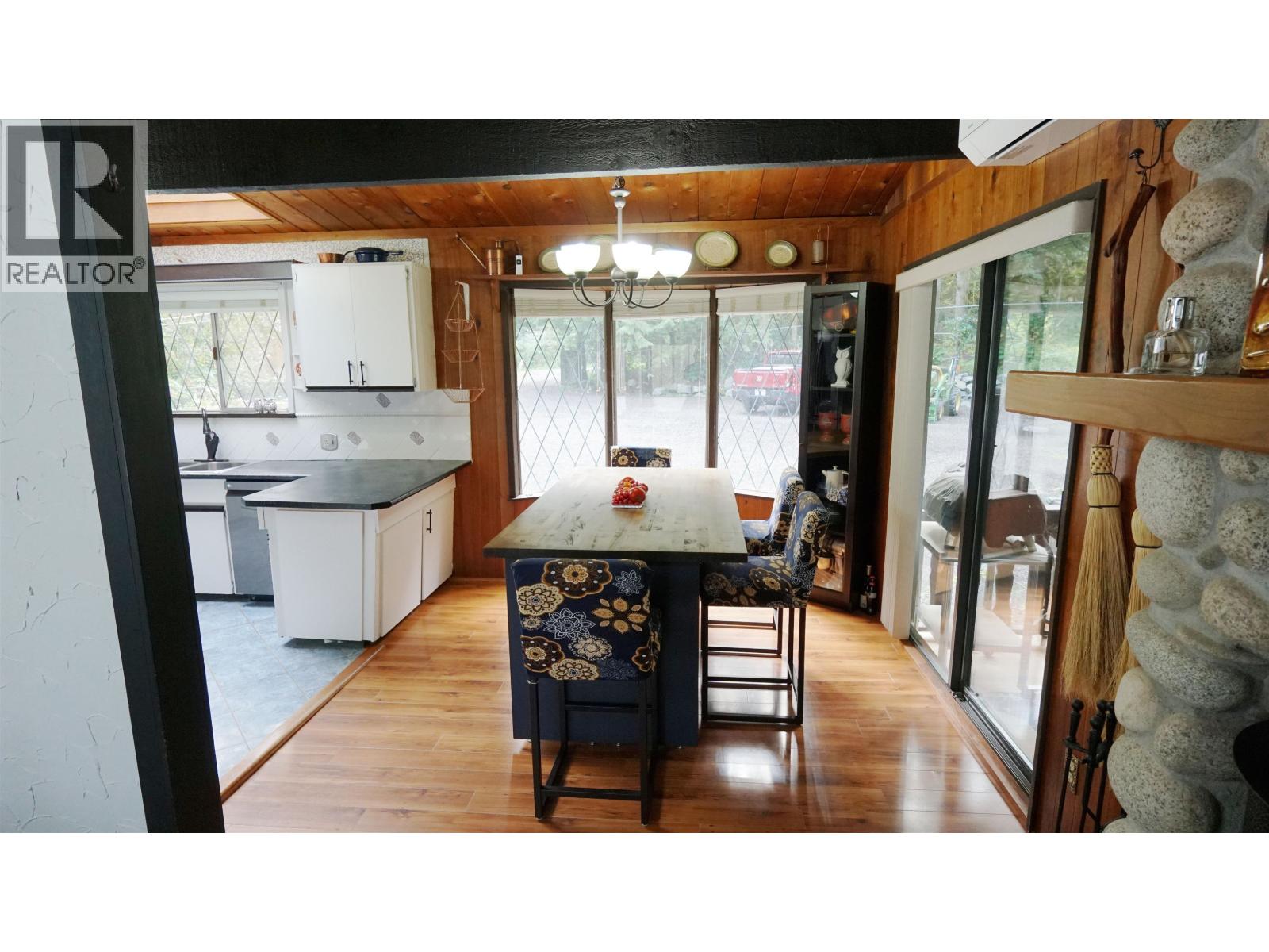25855 112 Avenue Property Photo 4