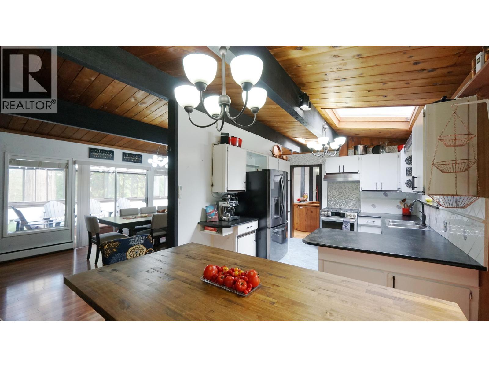25855 112 Avenue Property Photo 6