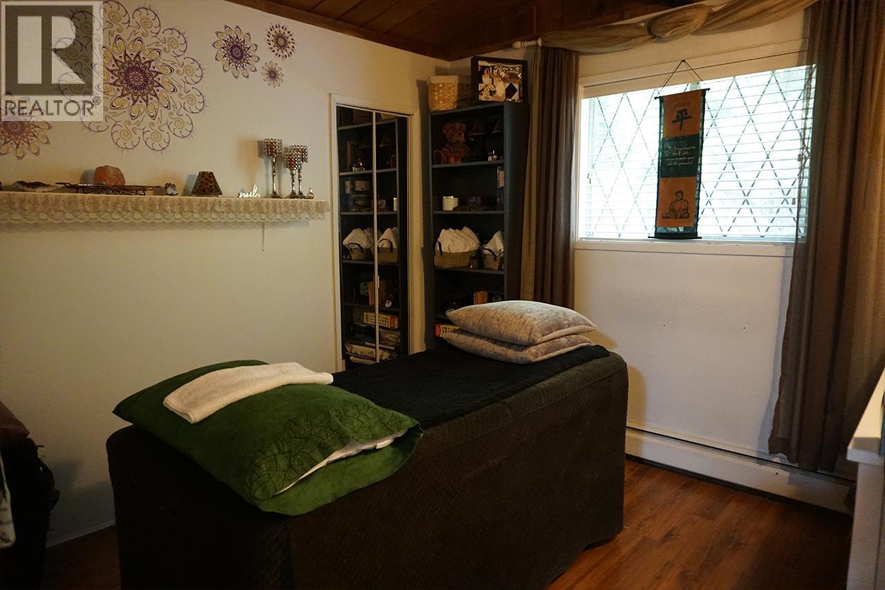 25855 112 Avenue Property Photo 17