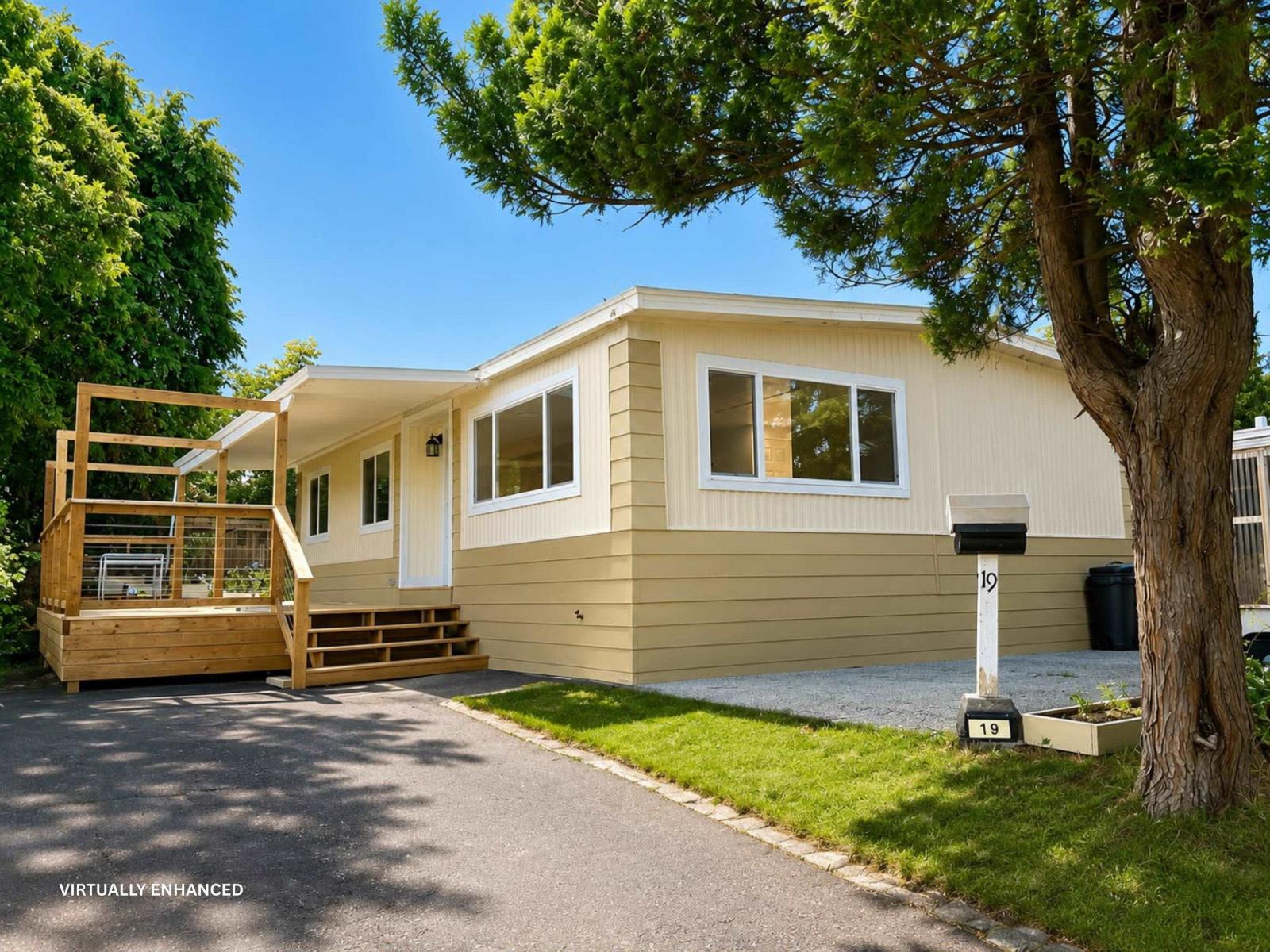 19 13650 80 AVENUE Property Photo 1