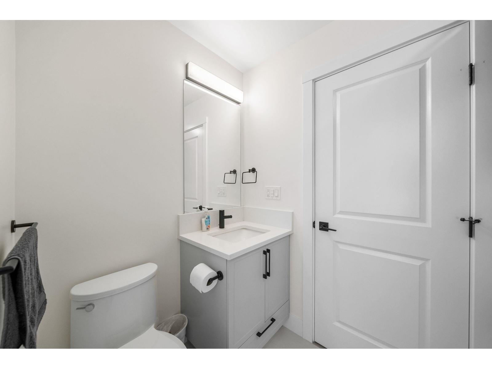 317 3528 146a Street Property Photo 13