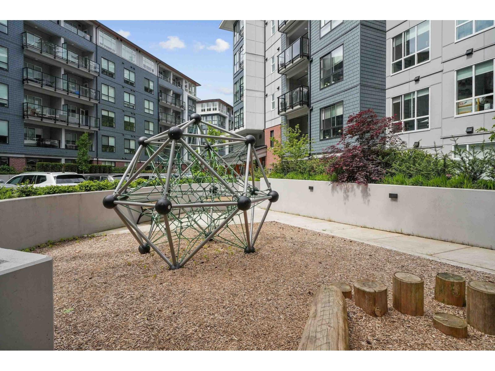 317 3528 146a Street Property Photo 26