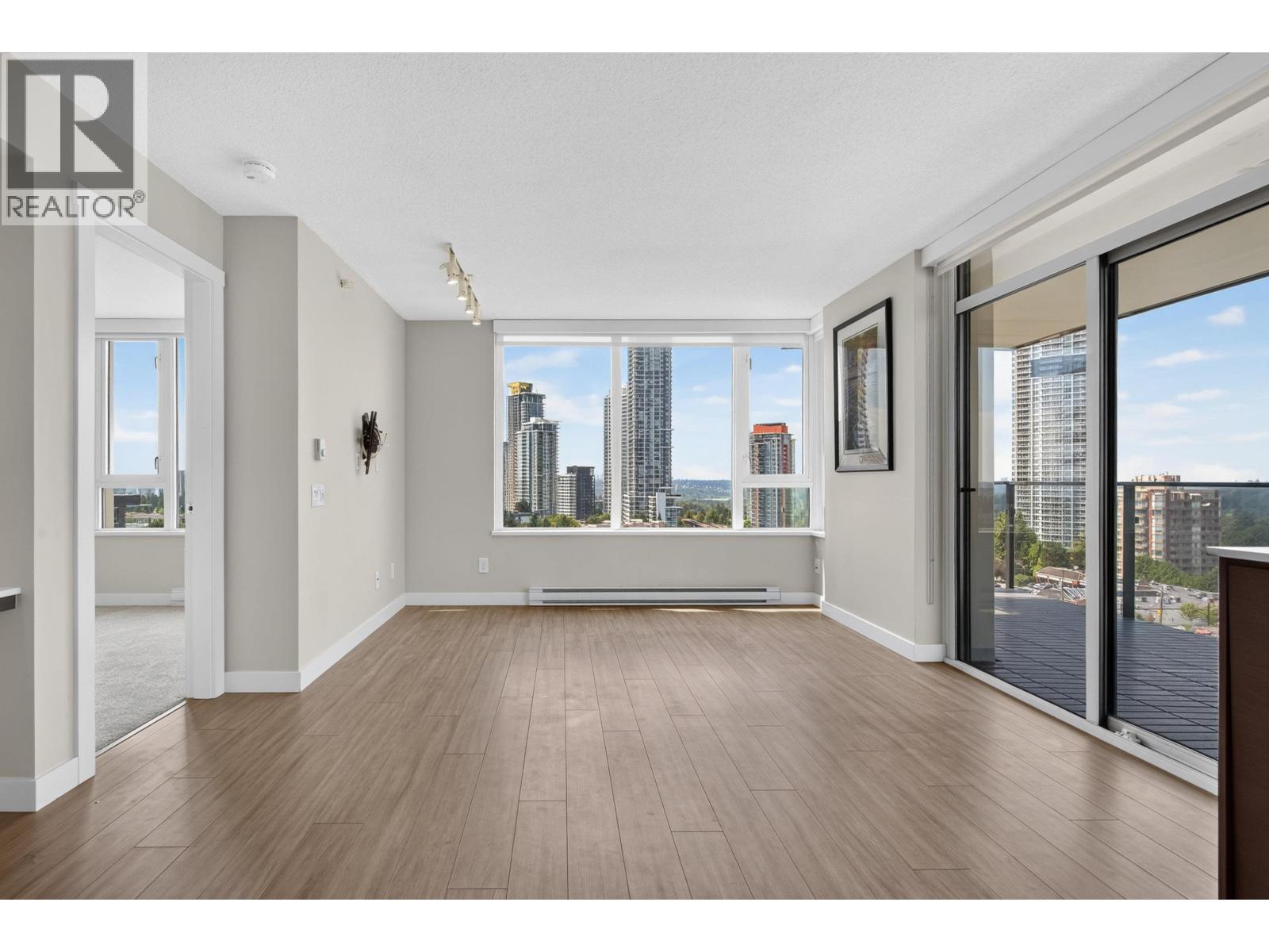 1402 570 Emerson Street Property Photo 6