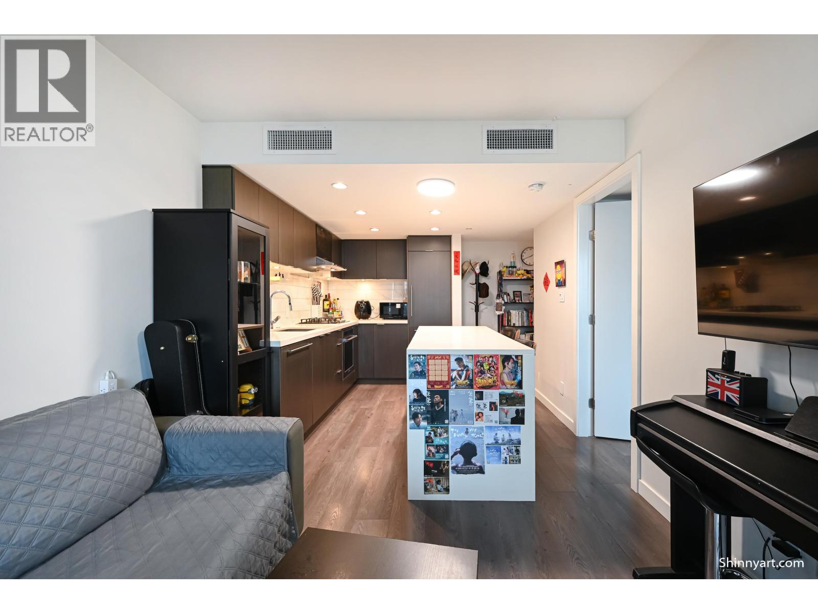1409 8189 Cambie Street Property Photo 5