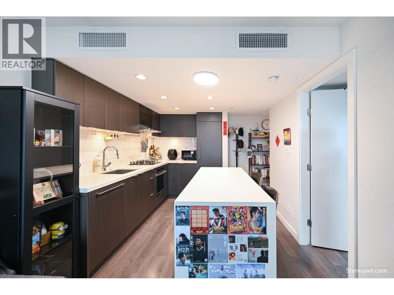 1409 8189 Cambie Street Property Photo 7