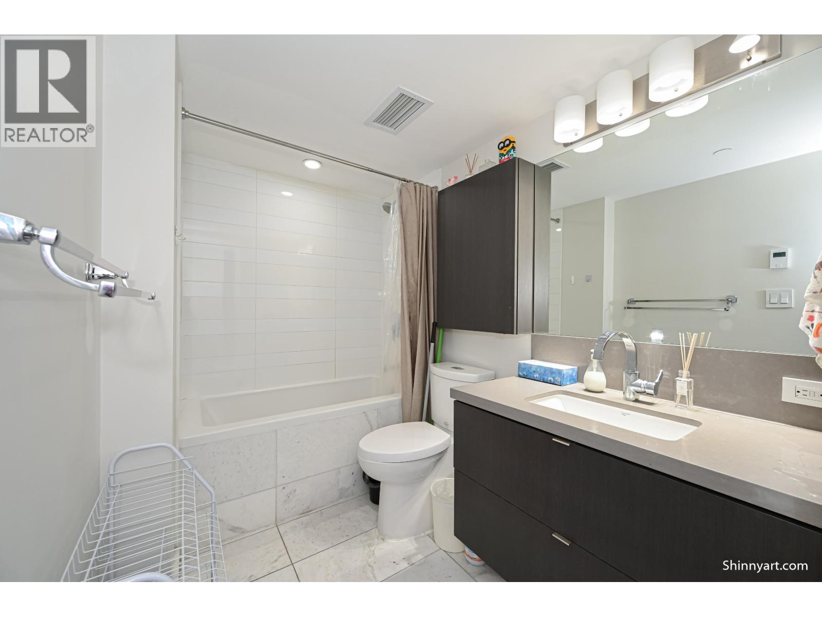 1409 8189 Cambie Street Property Photo 13