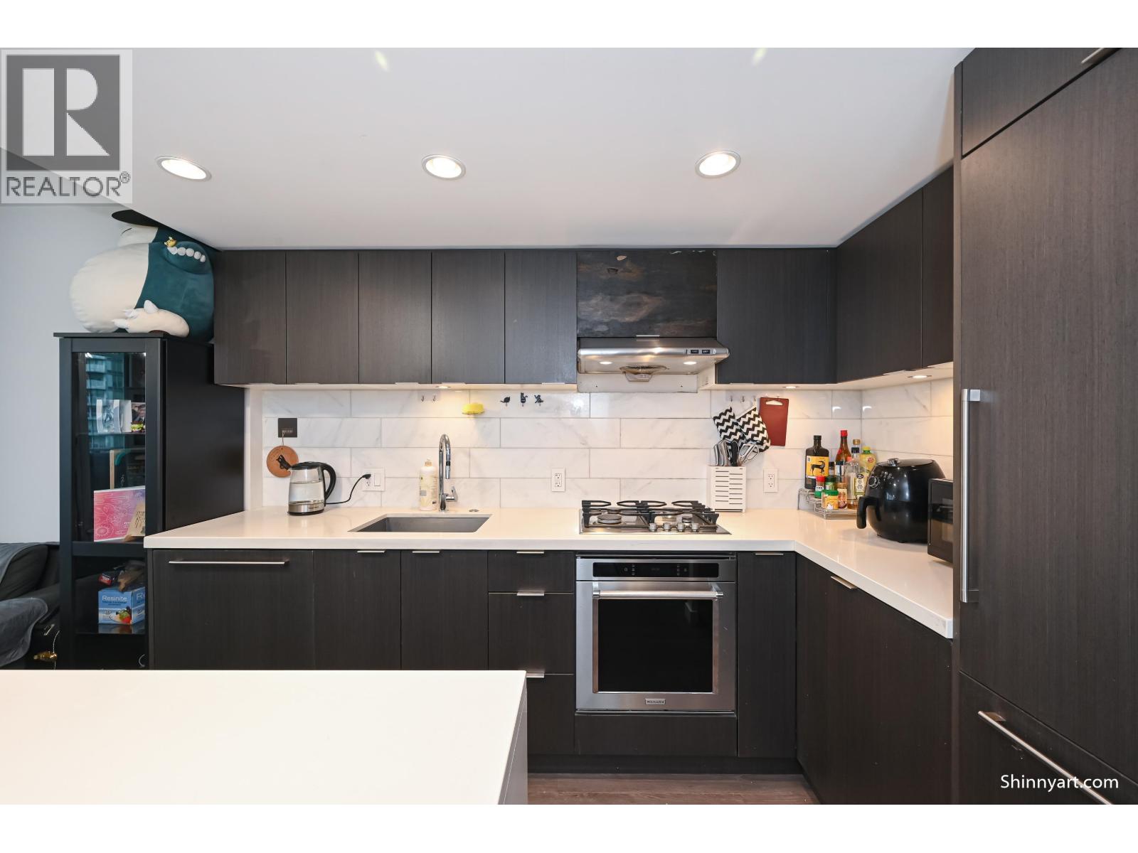 1409 8189 Cambie Street Property Photo 15