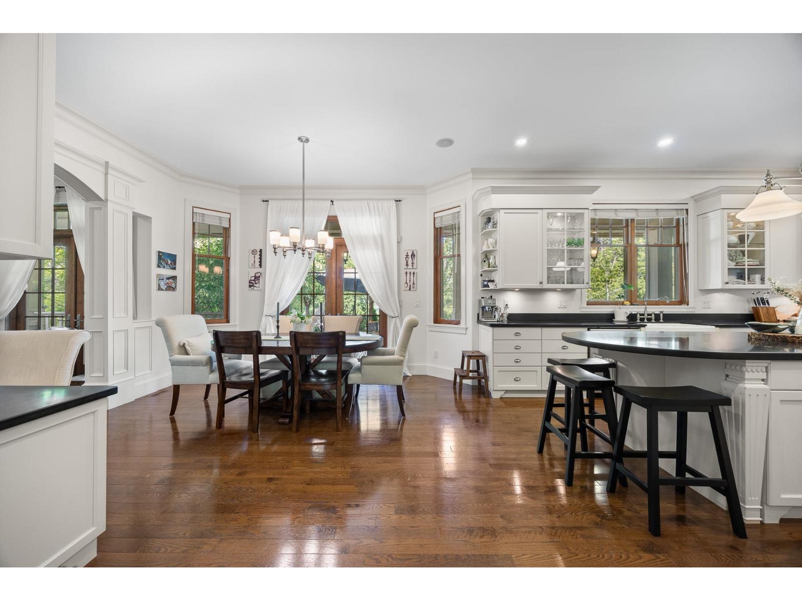 16211 29 Avenue Property Photo 10