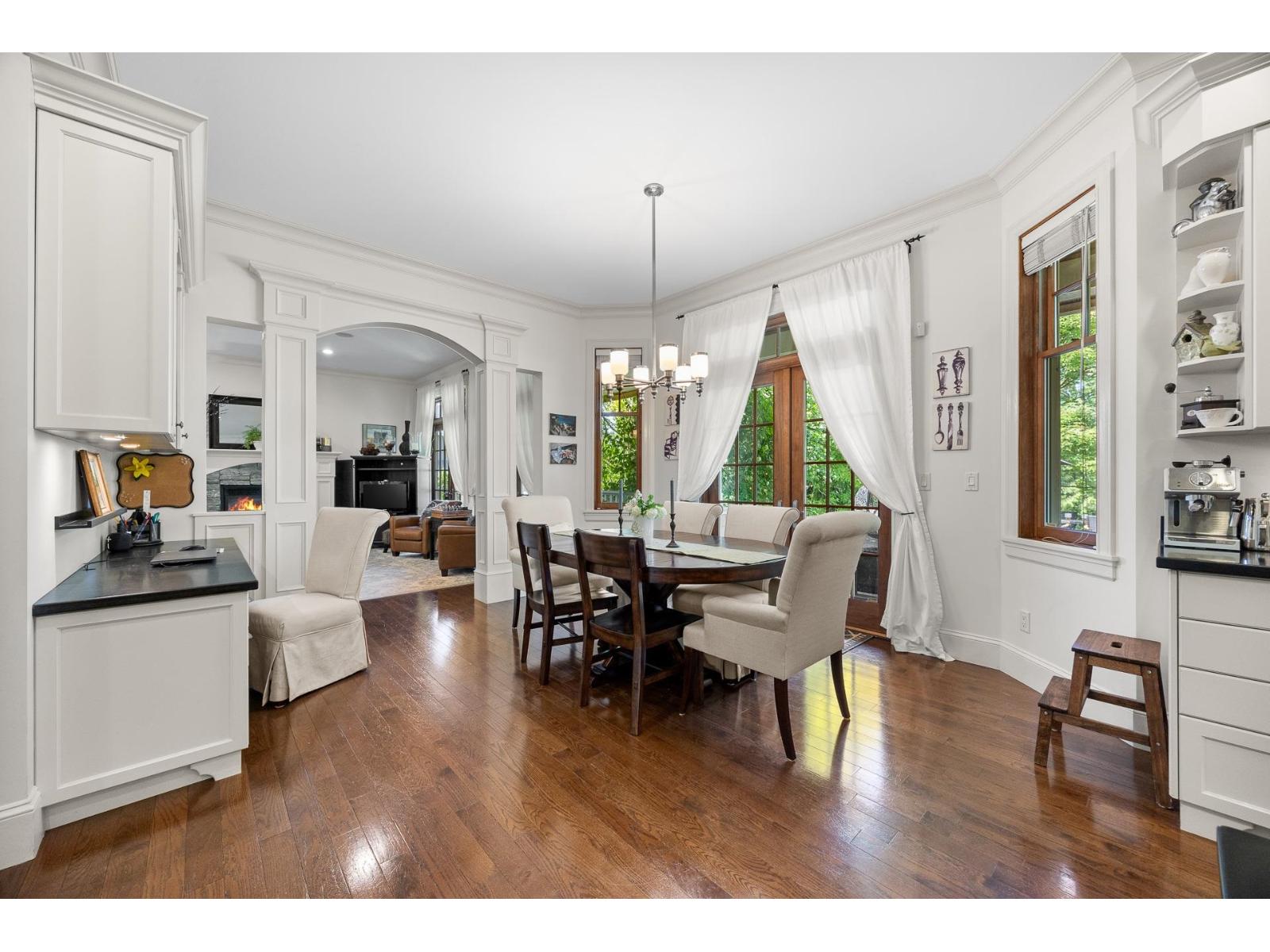 16211 29 Avenue Property Photo 11