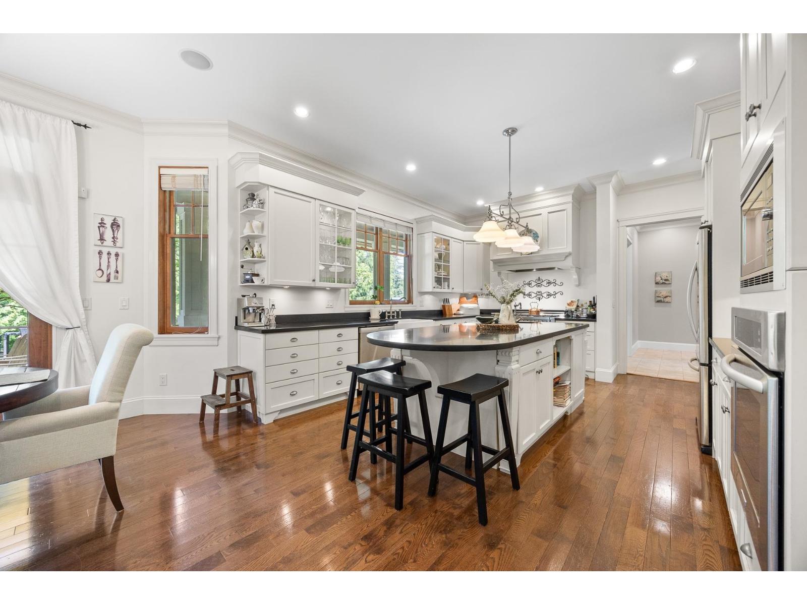 16211 29 Avenue Property Photo 13