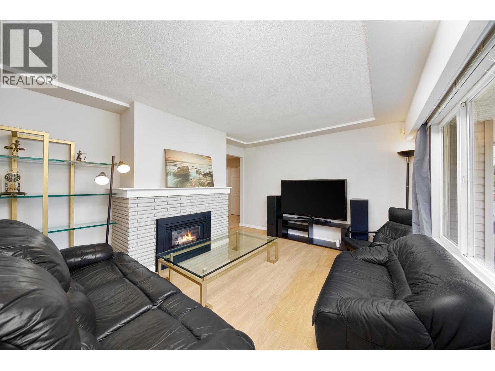 12209 Skillen Street Property Photo 4