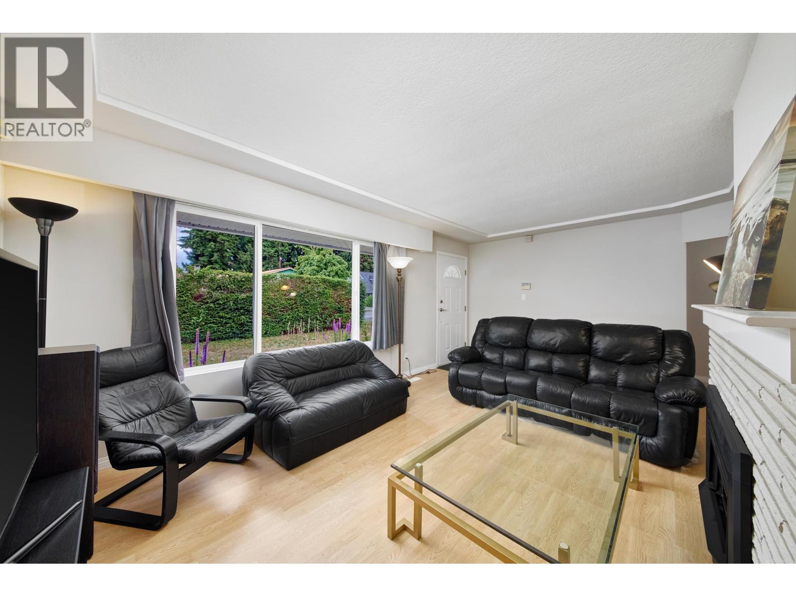 12209 Skillen Street Property Photo 5