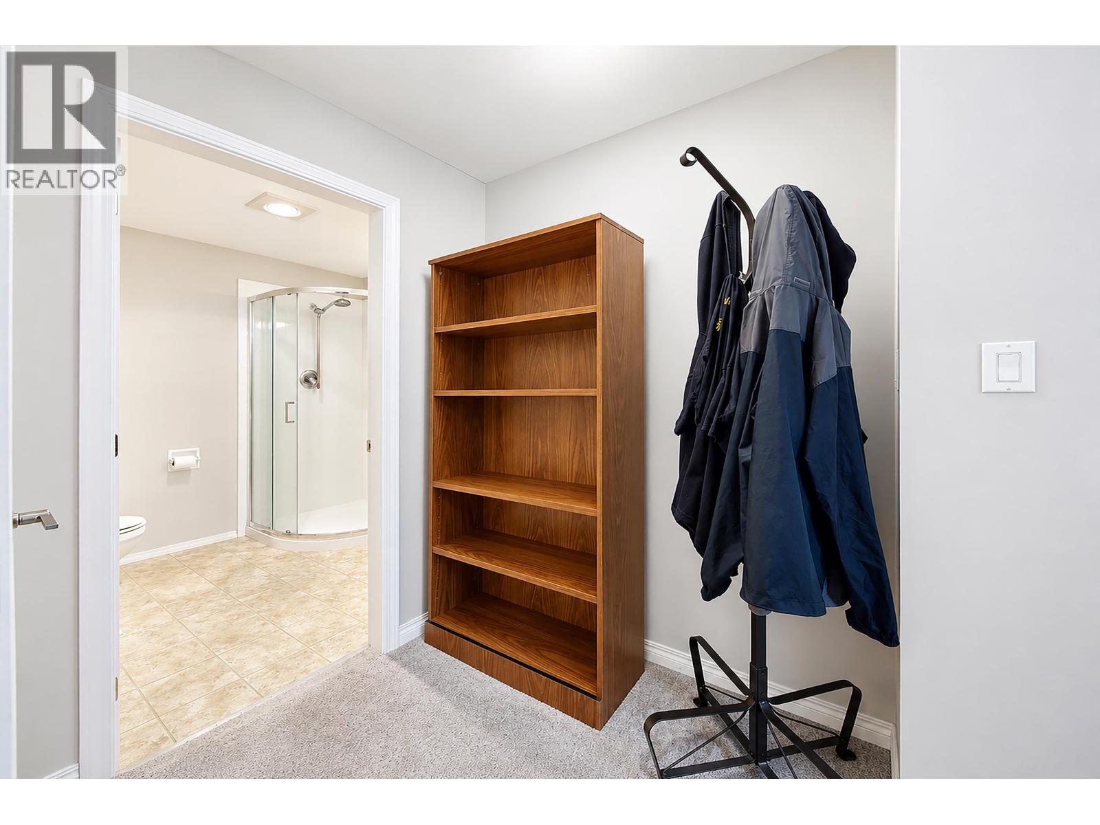 12209 Skillen Street Property Photo 18