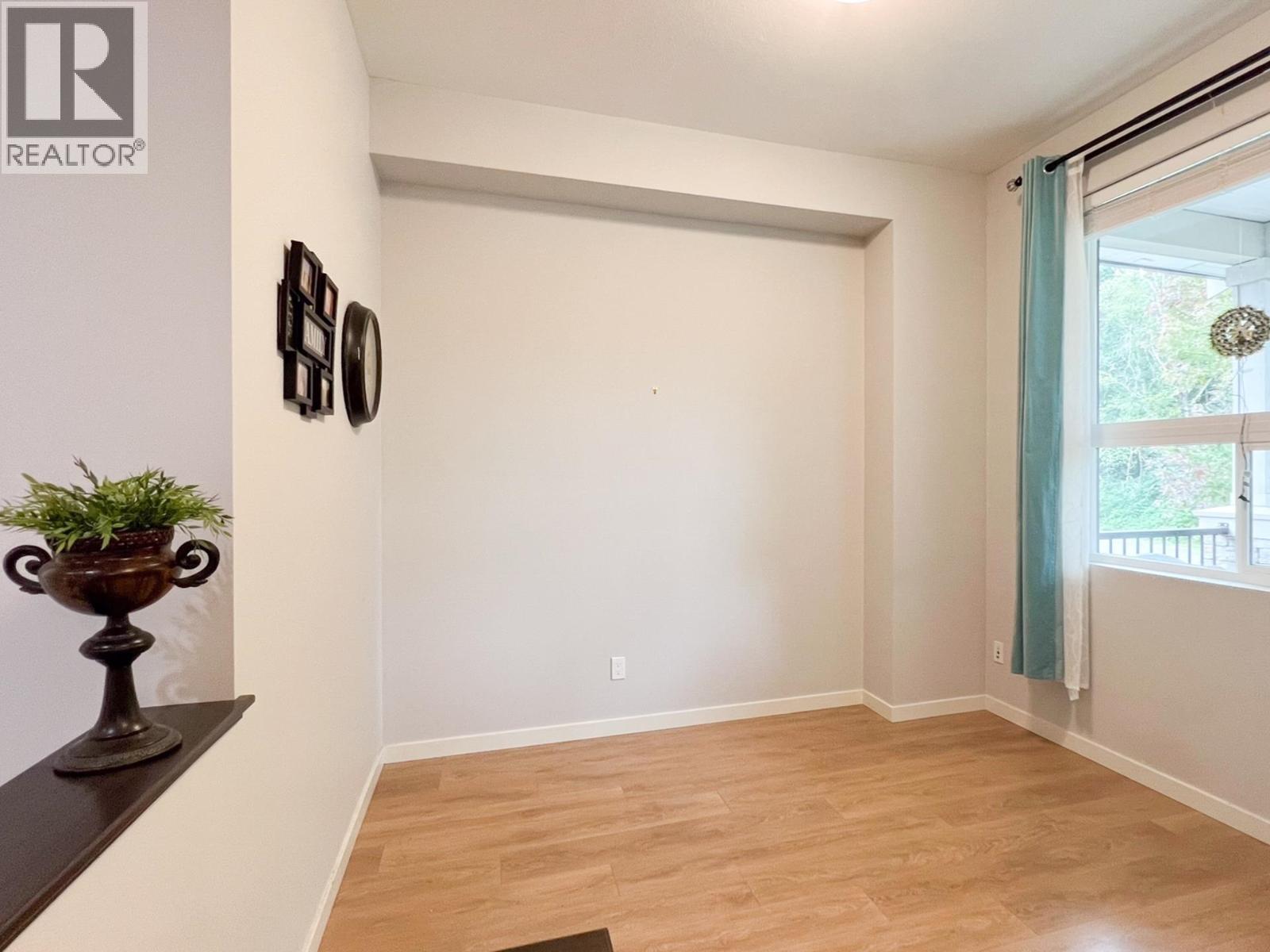 11222 243b Street Property Photo 5