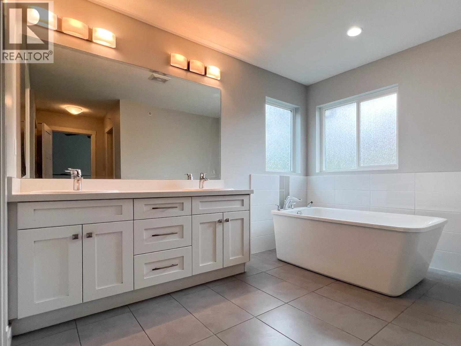 11222 243b Street Property Photo 18