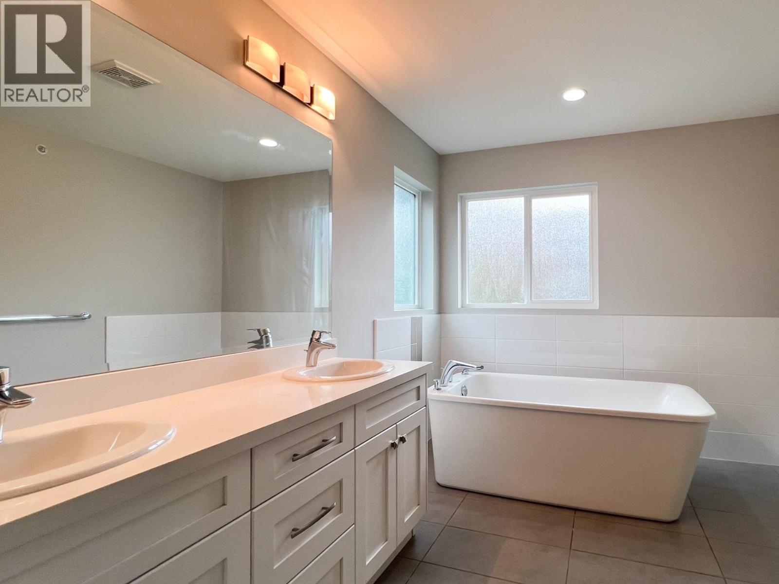 11222 243b Street Property Photo 20
