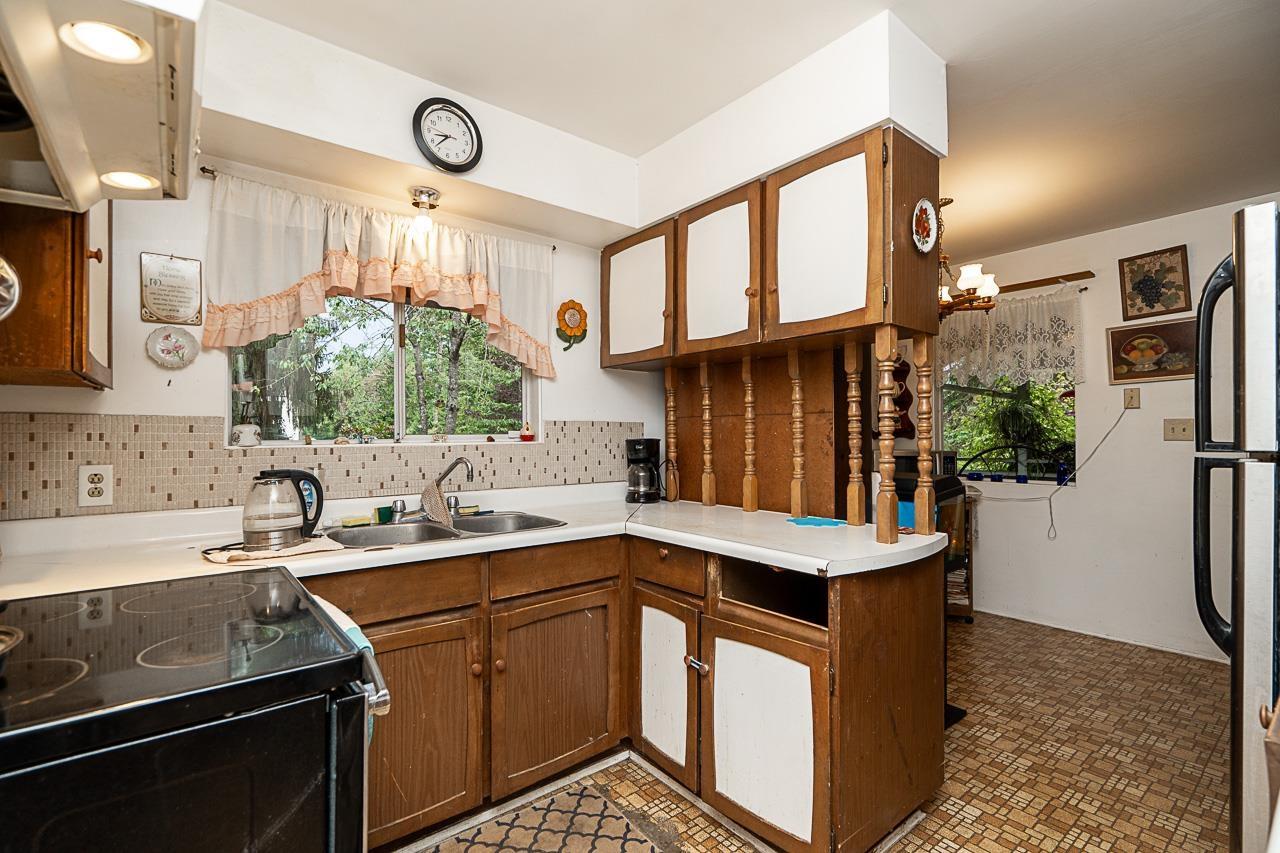 20088 Fernridge Crescent Property Photo 8