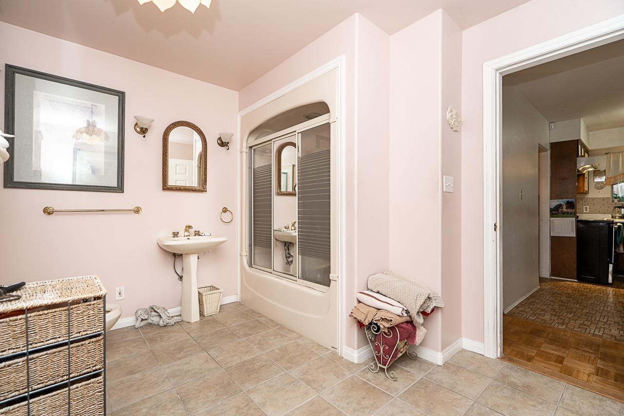 20088 Fernridge Crescent Property Photo 16