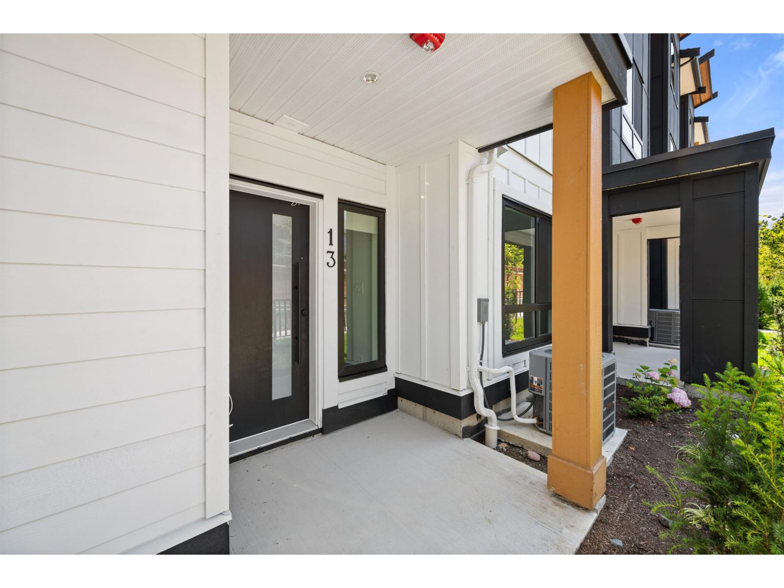 13 17538 100 Avenue Property Photo 6