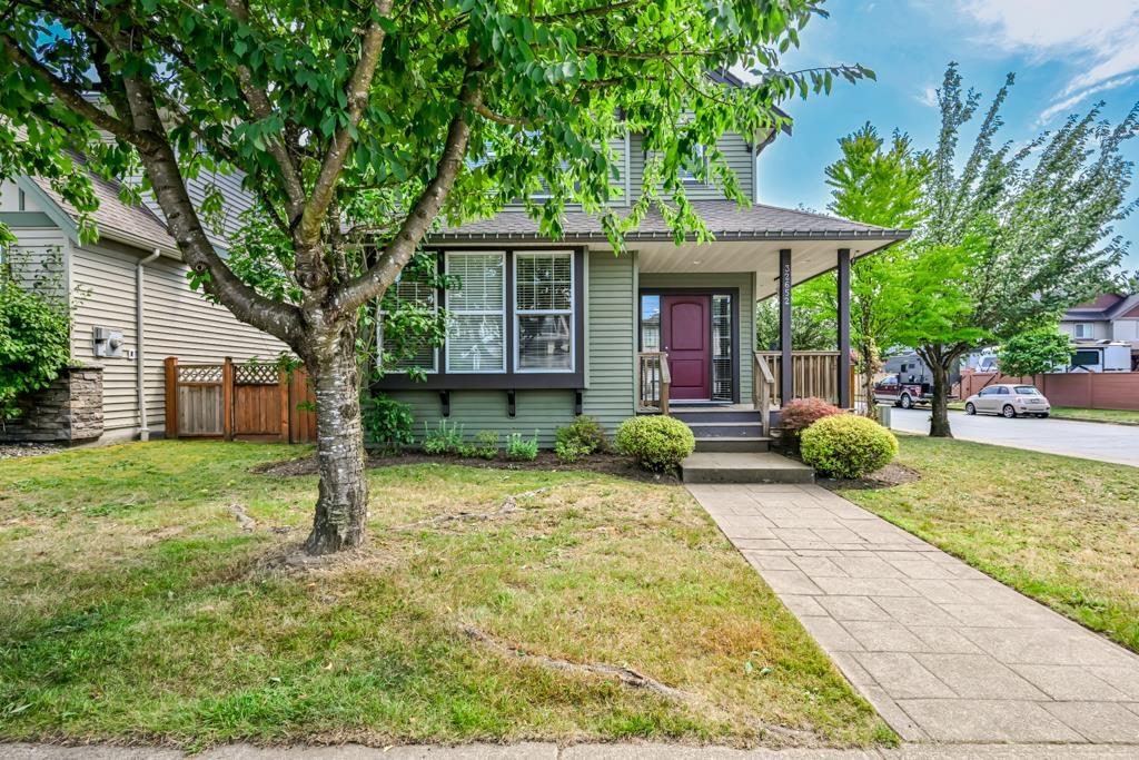 32652 Tunbridge Avenue Property Photo 2