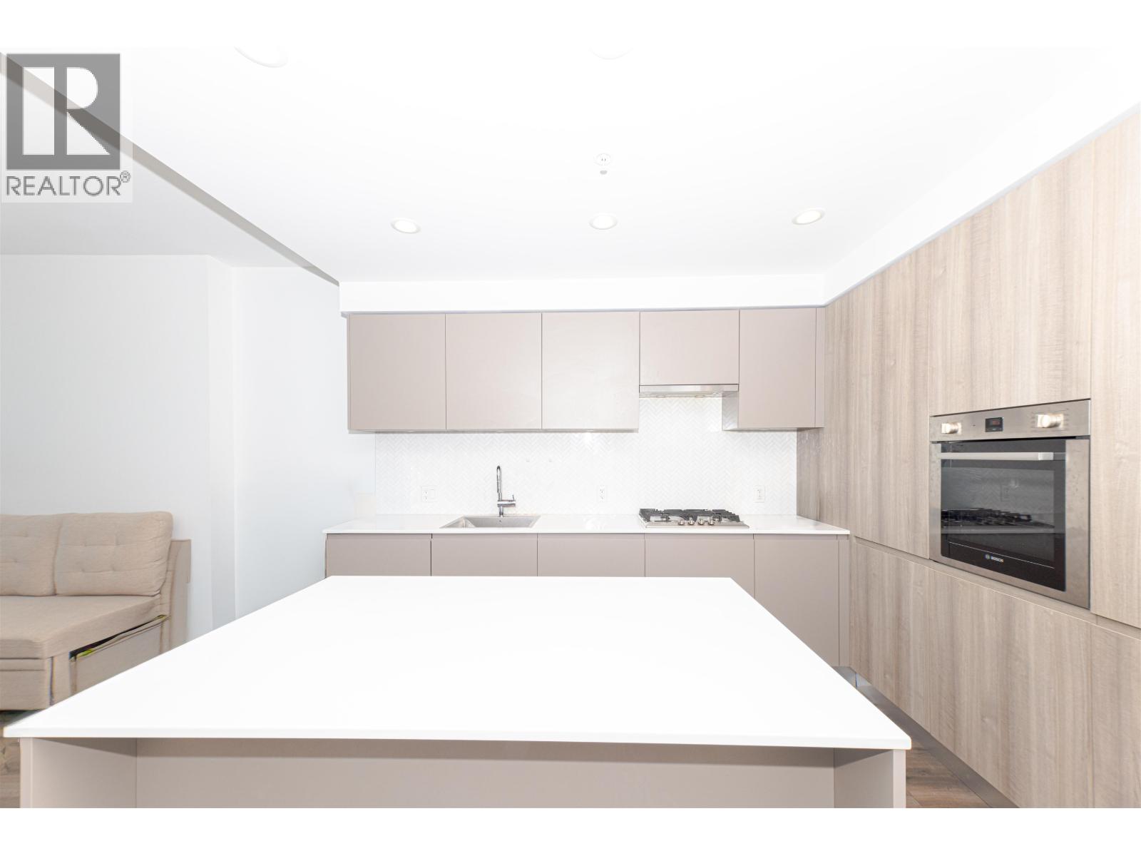 1604 3833 Evergreen Place Property Photo 7