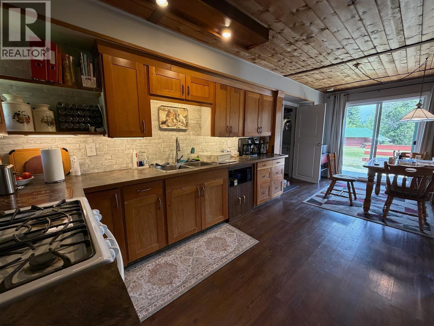 4220 Eakin Creek Road Property Photo 12