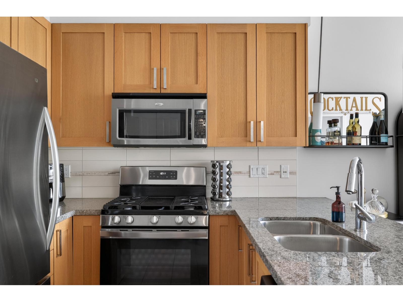 329 15918 26 Avenue Property Photo 5