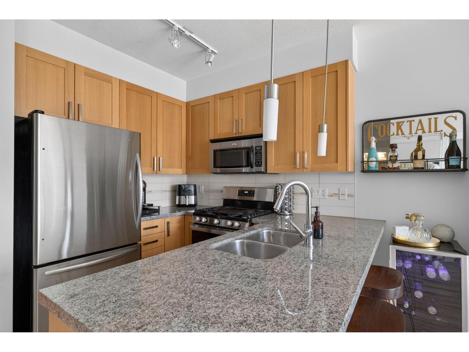 329 15918 26 Avenue Property Photo 6