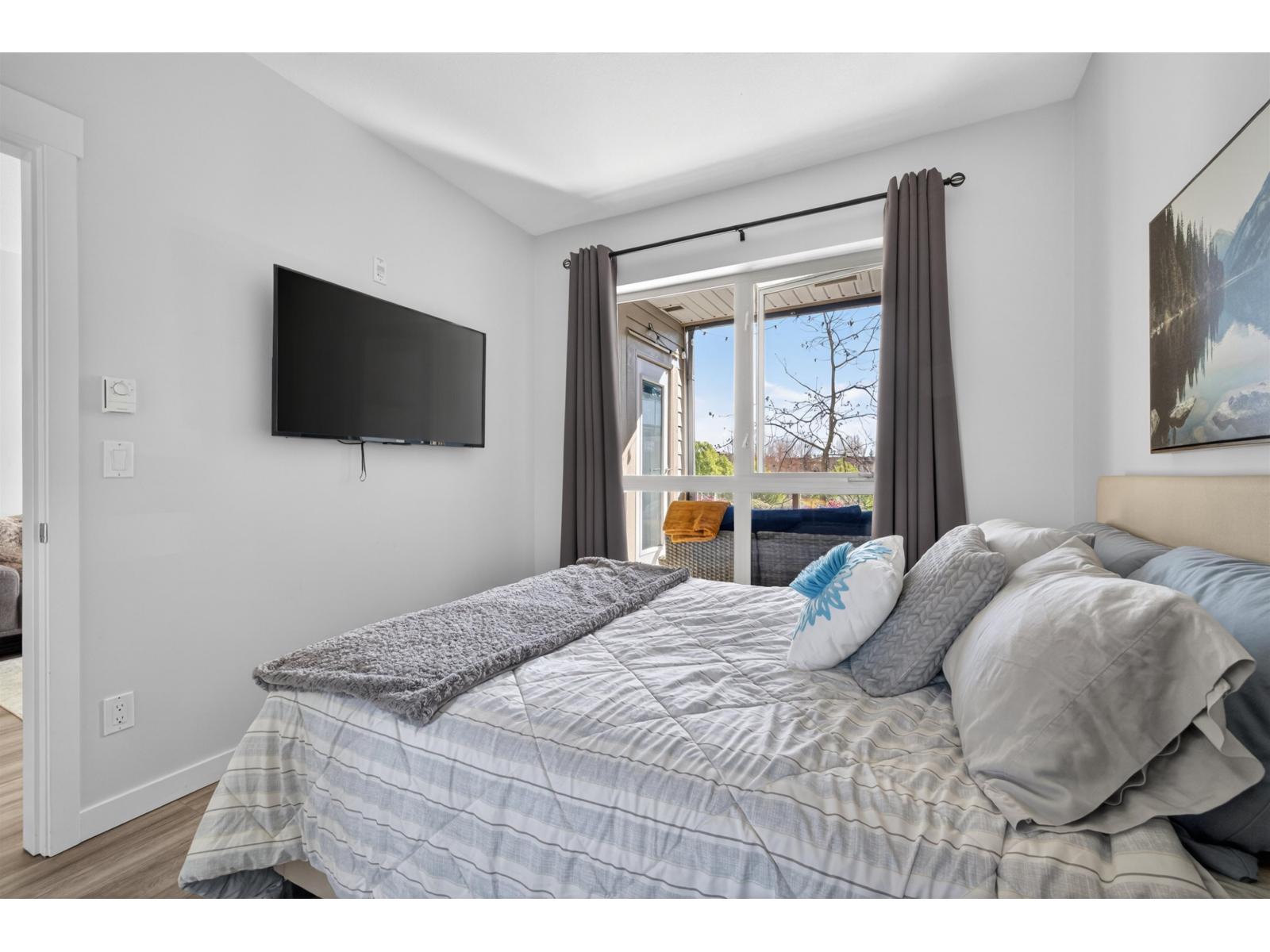 329 15918 26 Avenue Property Photo 9