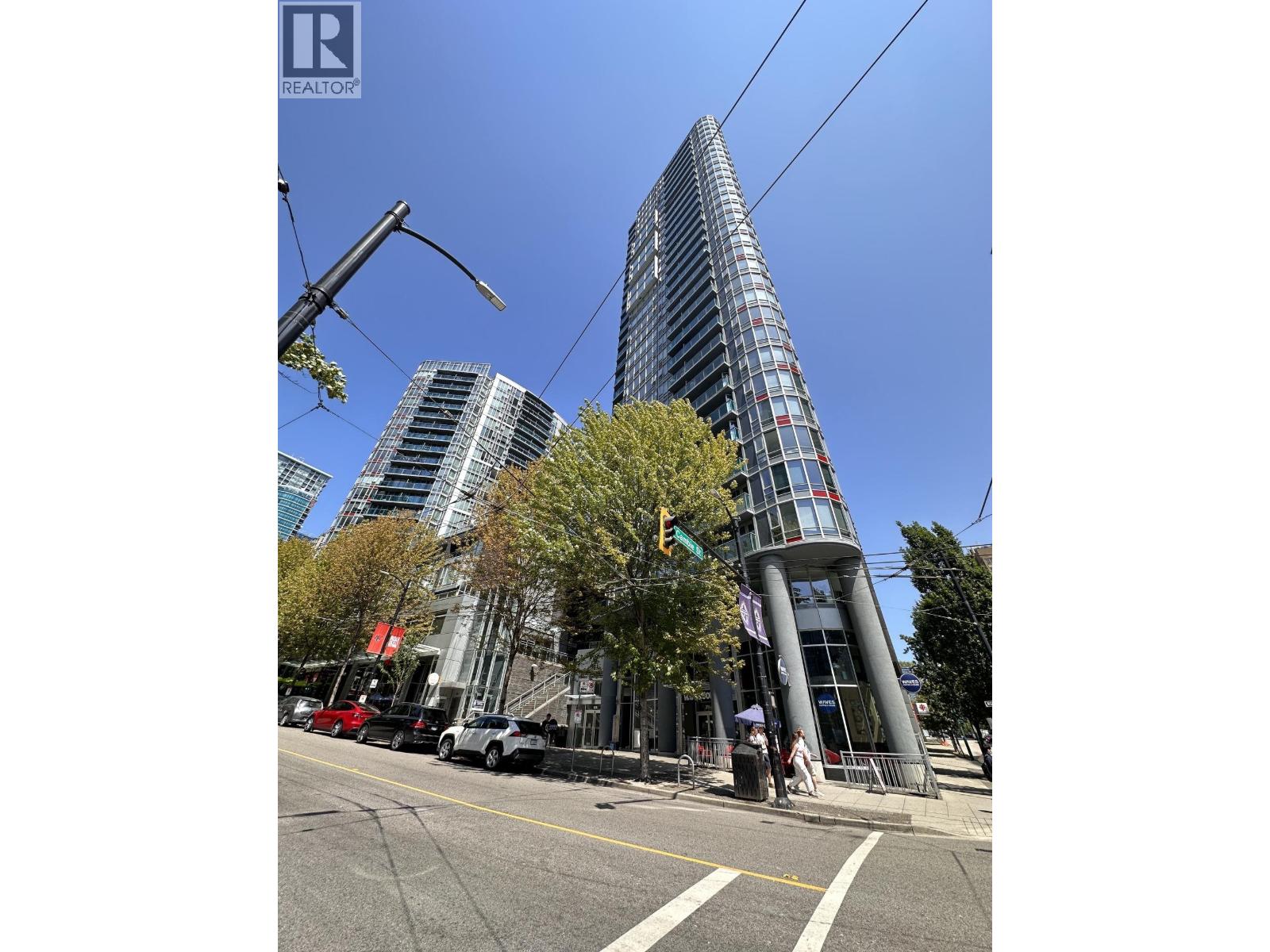 2108 233 ROBSON STREET Property Photo 1