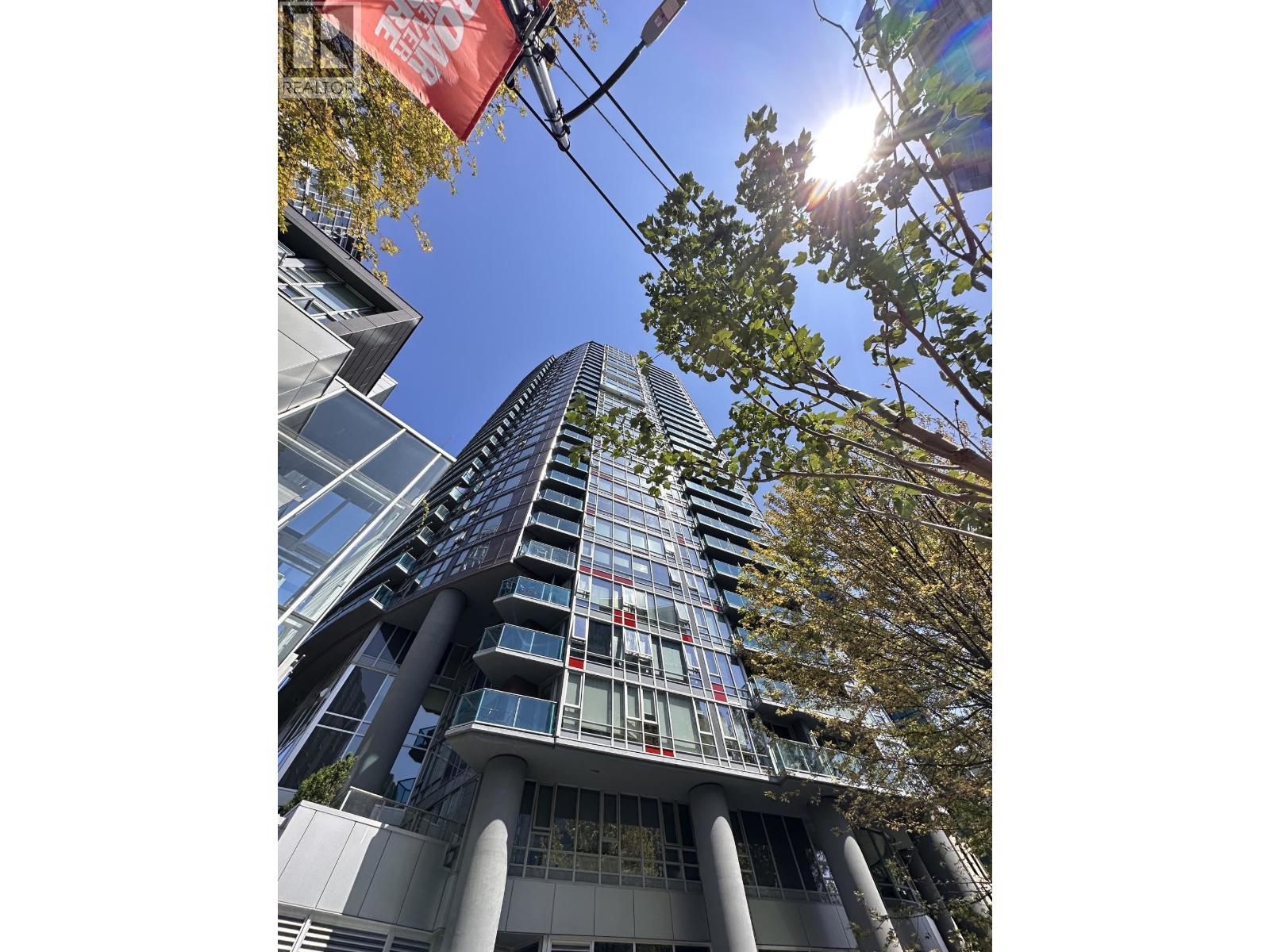 2108 233 Robson Street Property Photo 2