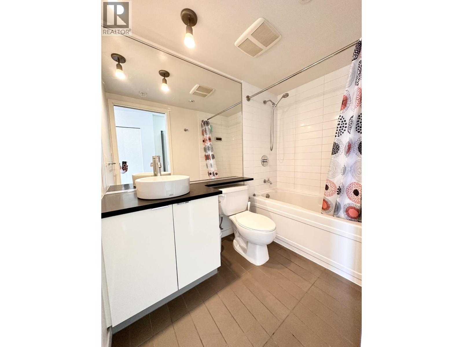 2108 233 Robson Street Property Photo 8