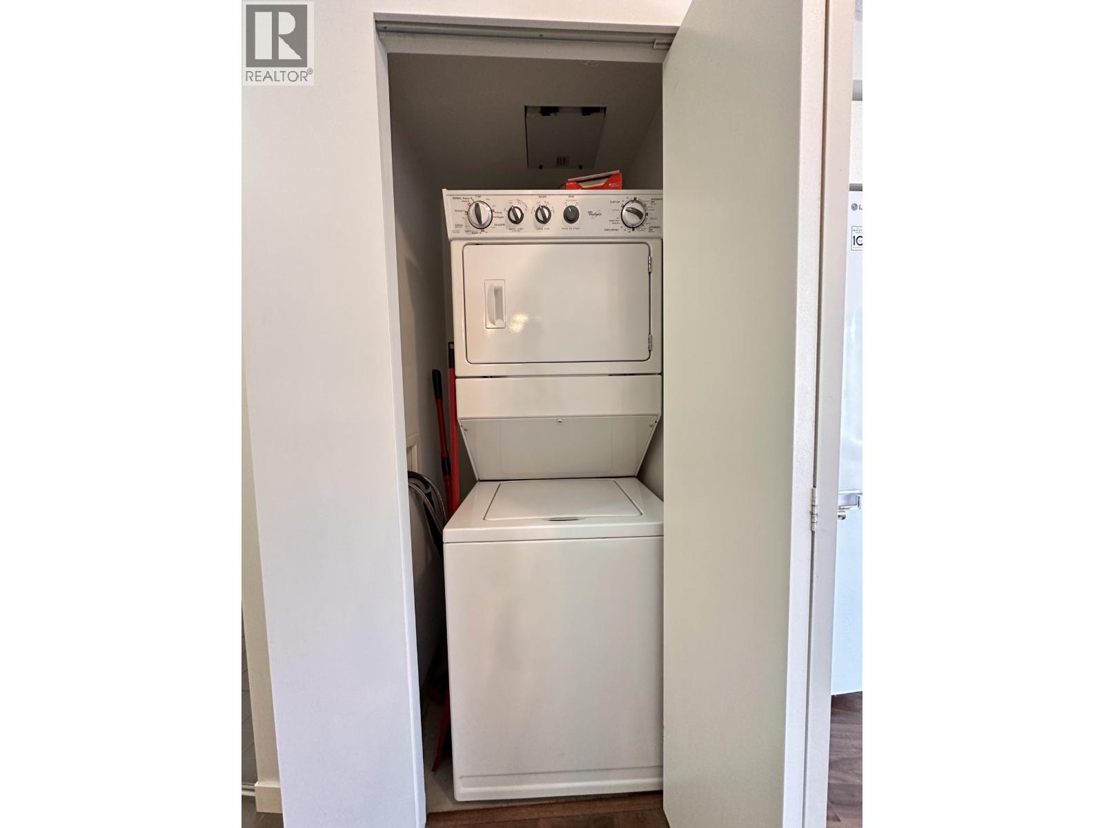 2108 233 Robson Street Property Photo 10