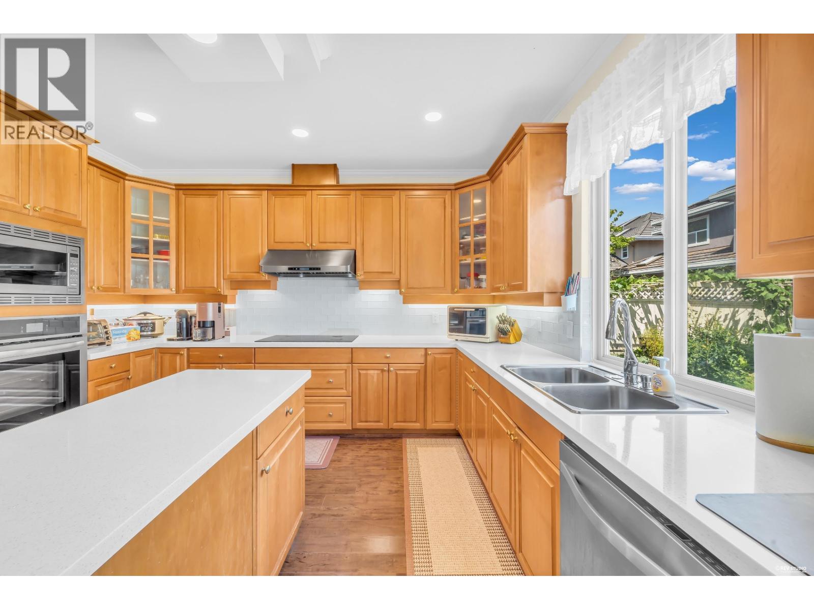 6231 Dunsmuir Crescent Property Photo 15