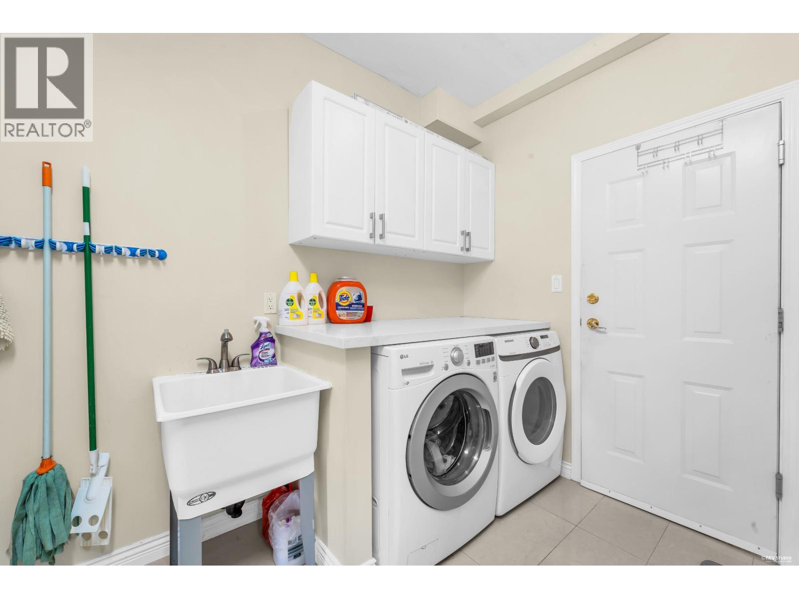 6231 Dunsmuir Crescent Property Photo 21