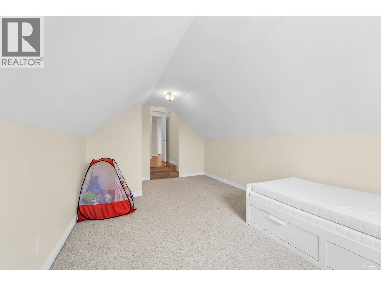 6231 Dunsmuir Crescent Property Photo 32