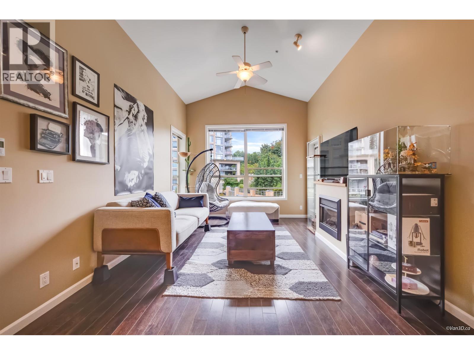 401 275 Ross Drive Property Photo 2