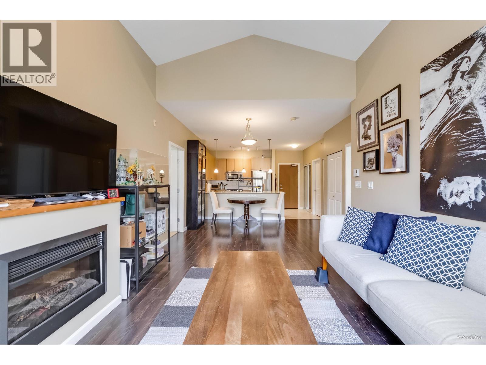401 275 Ross Drive Property Photo 3