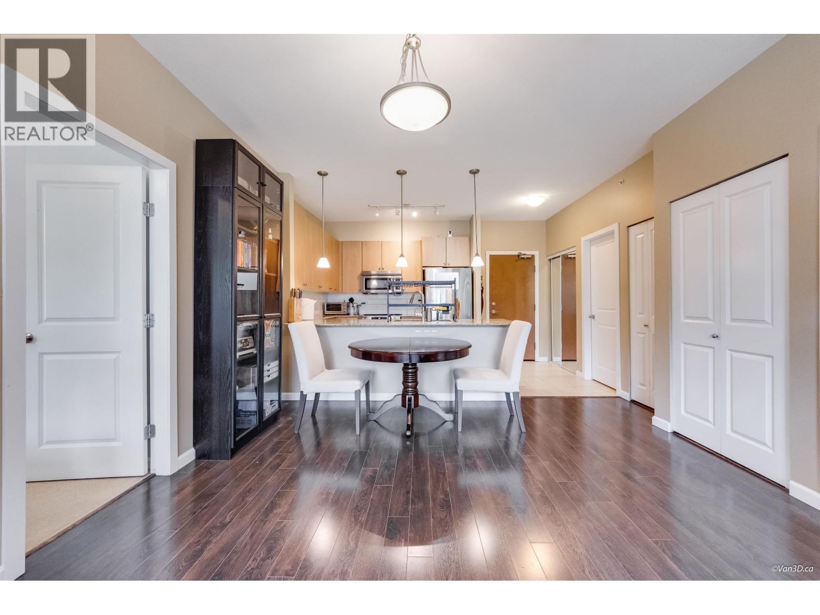 401 275 Ross Drive Property Photo 4