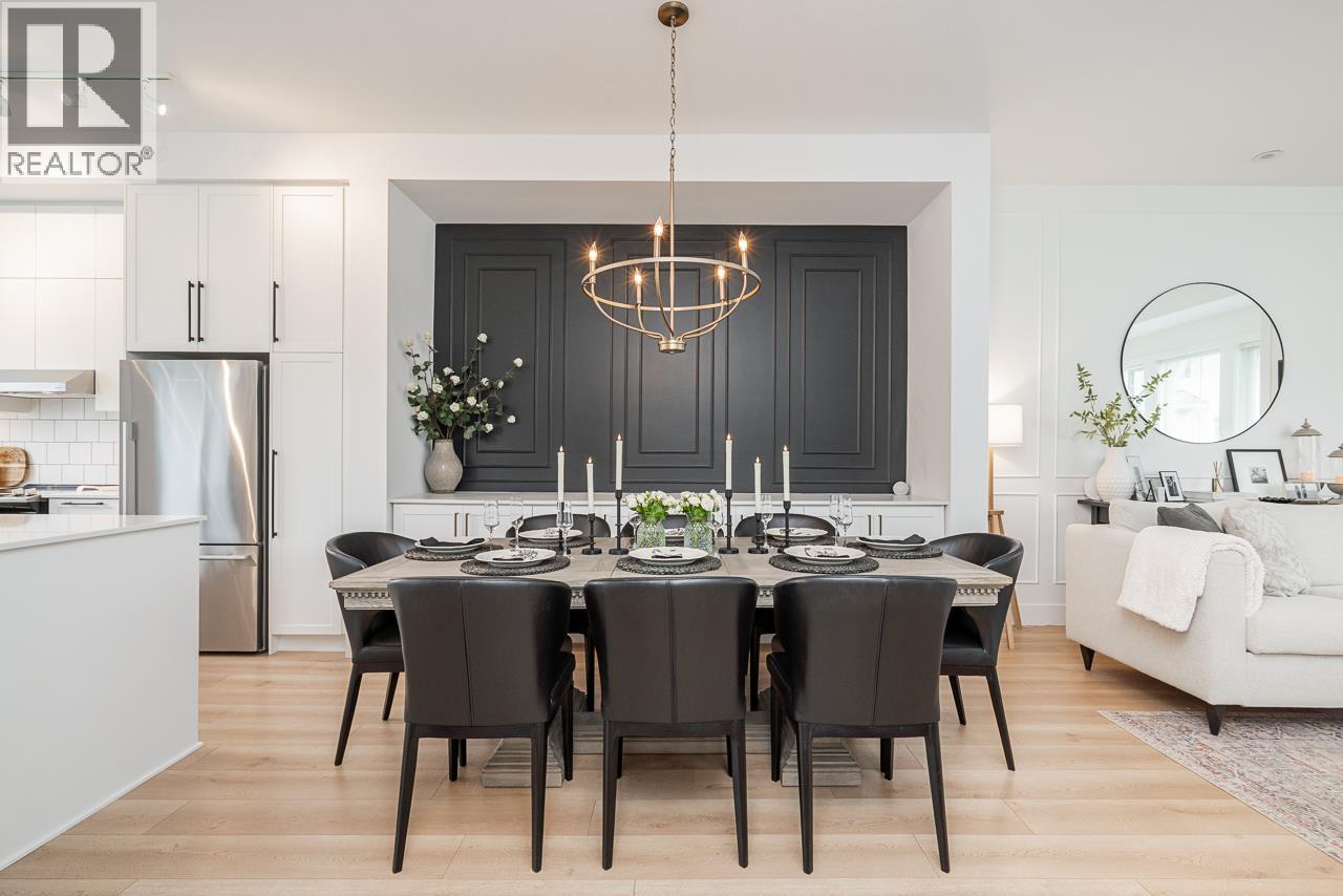 56 4656 Orca Way Photo de la propriété 1