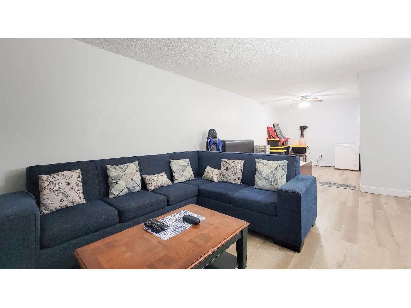 214 33400 Bourquin Place Property Photo 5