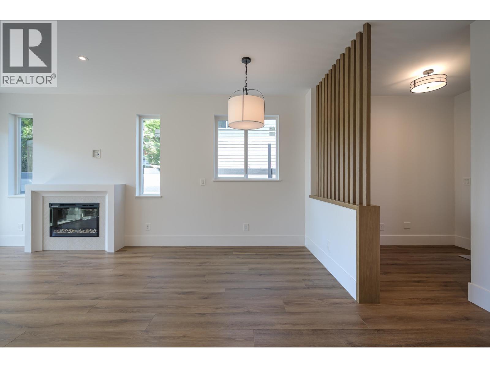 4884 42a Avenue Property Photo 6