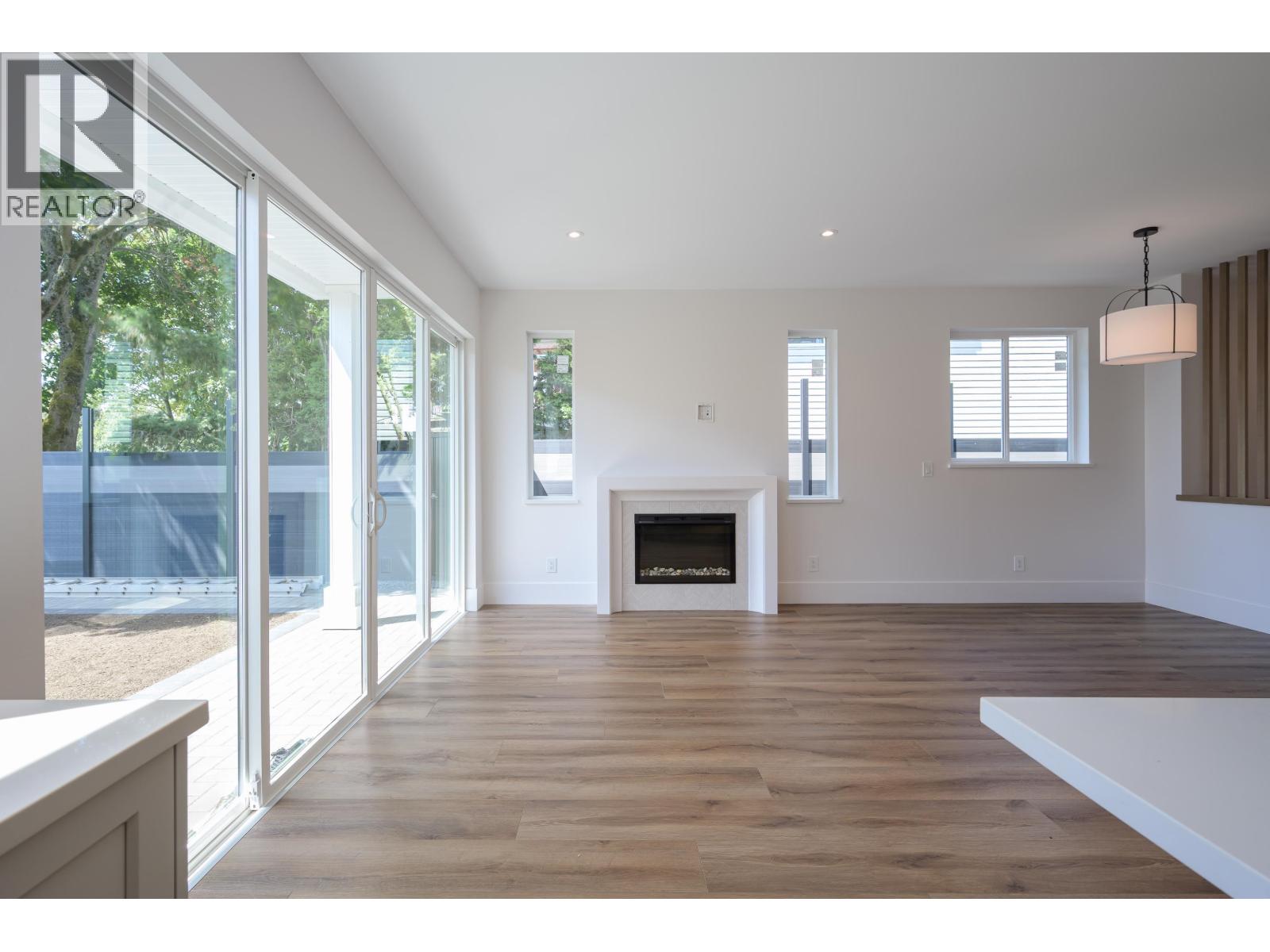 4884 42a Avenue Property Photo 11