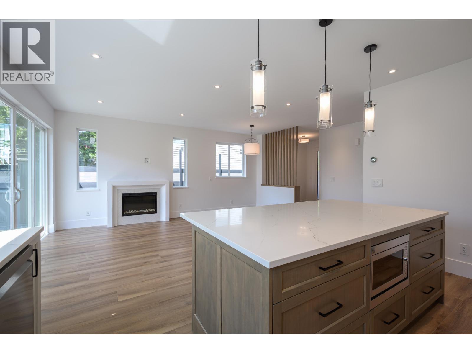 4884 42a Avenue Property Photo 12